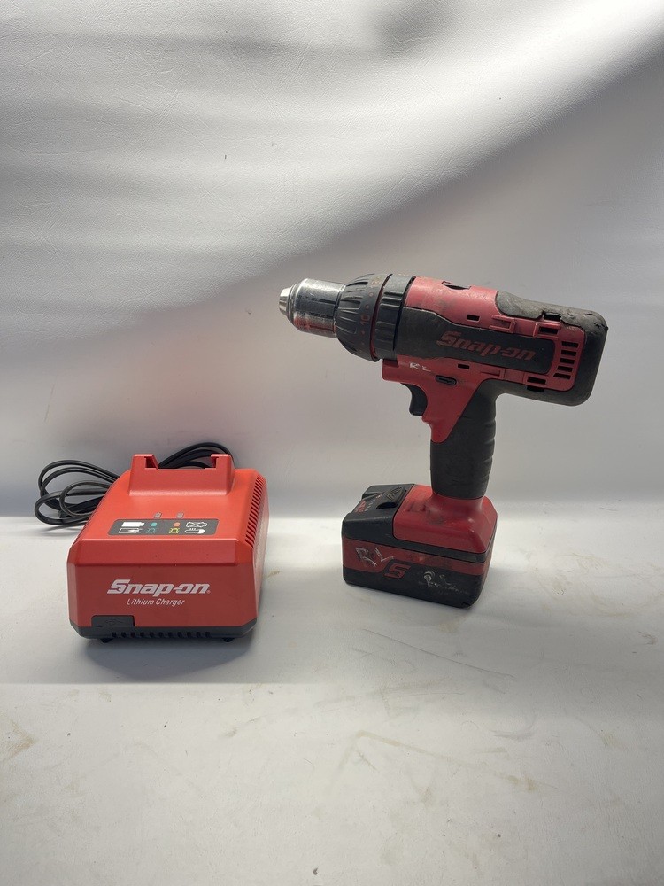 SNAP-ON CDR8850H 1/2" HAMMER DRILL, BATTERY, AND CHARGER