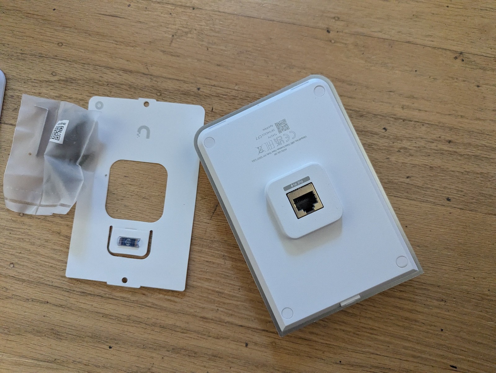 Ubiquiti Networks U6 In-Wall Access Point - White