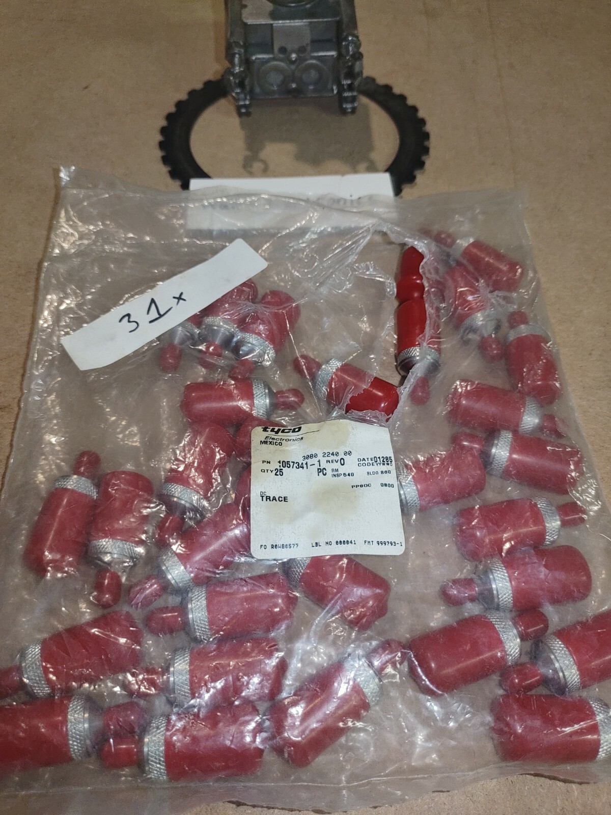 Tyco 1057341-1 Adapter Coaxial Connector SMA Jack to N Jack ==Individuals==