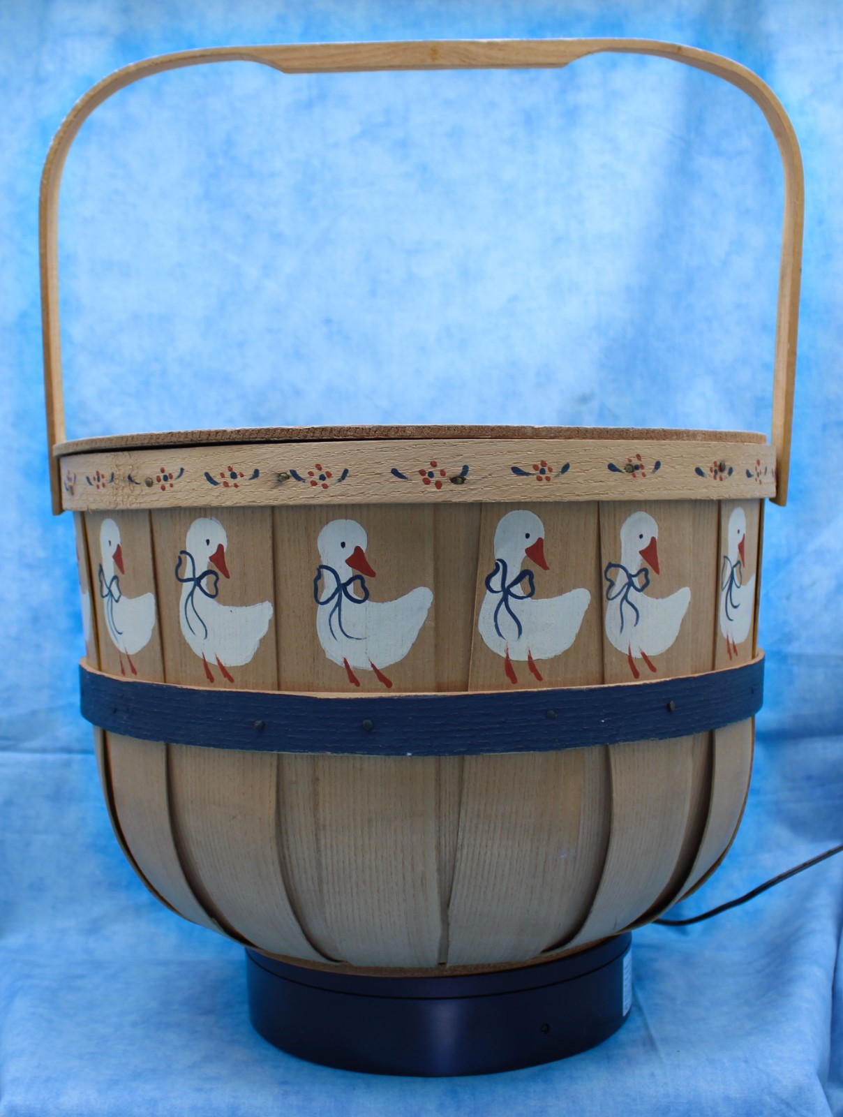 Vintage Hand-Painted Wooden Basket with White Duck Motif – Hinged Lid – 14" Dia