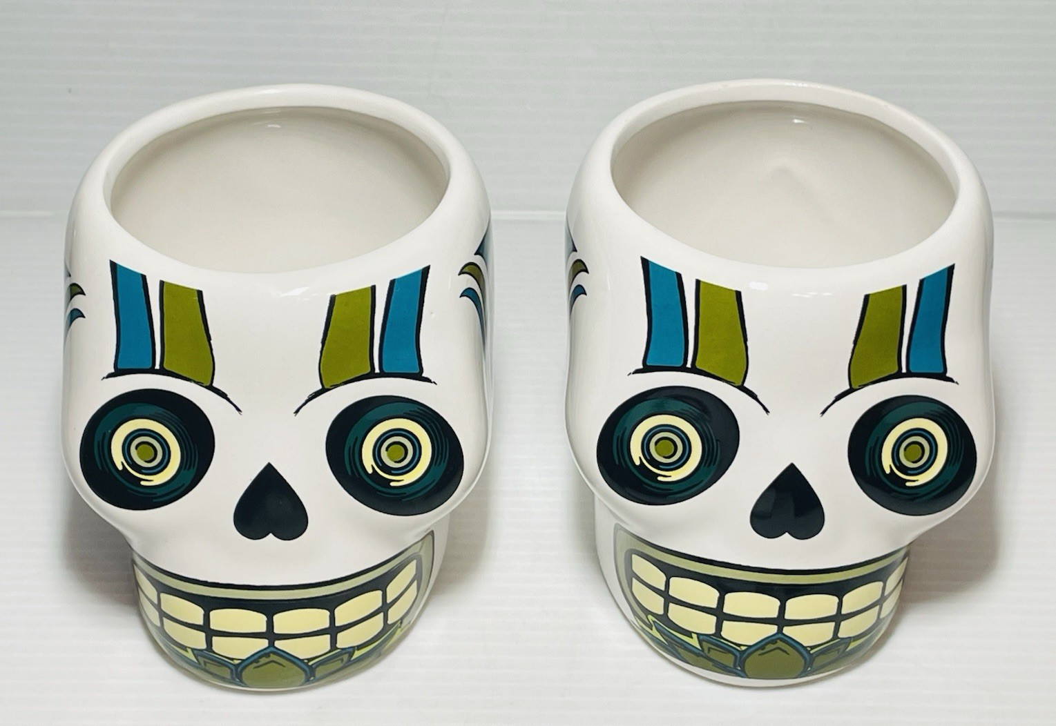 Tequila Mi Campo set of 2 Ceramic Skull Shaped Barware Cups/Mugs NEW.