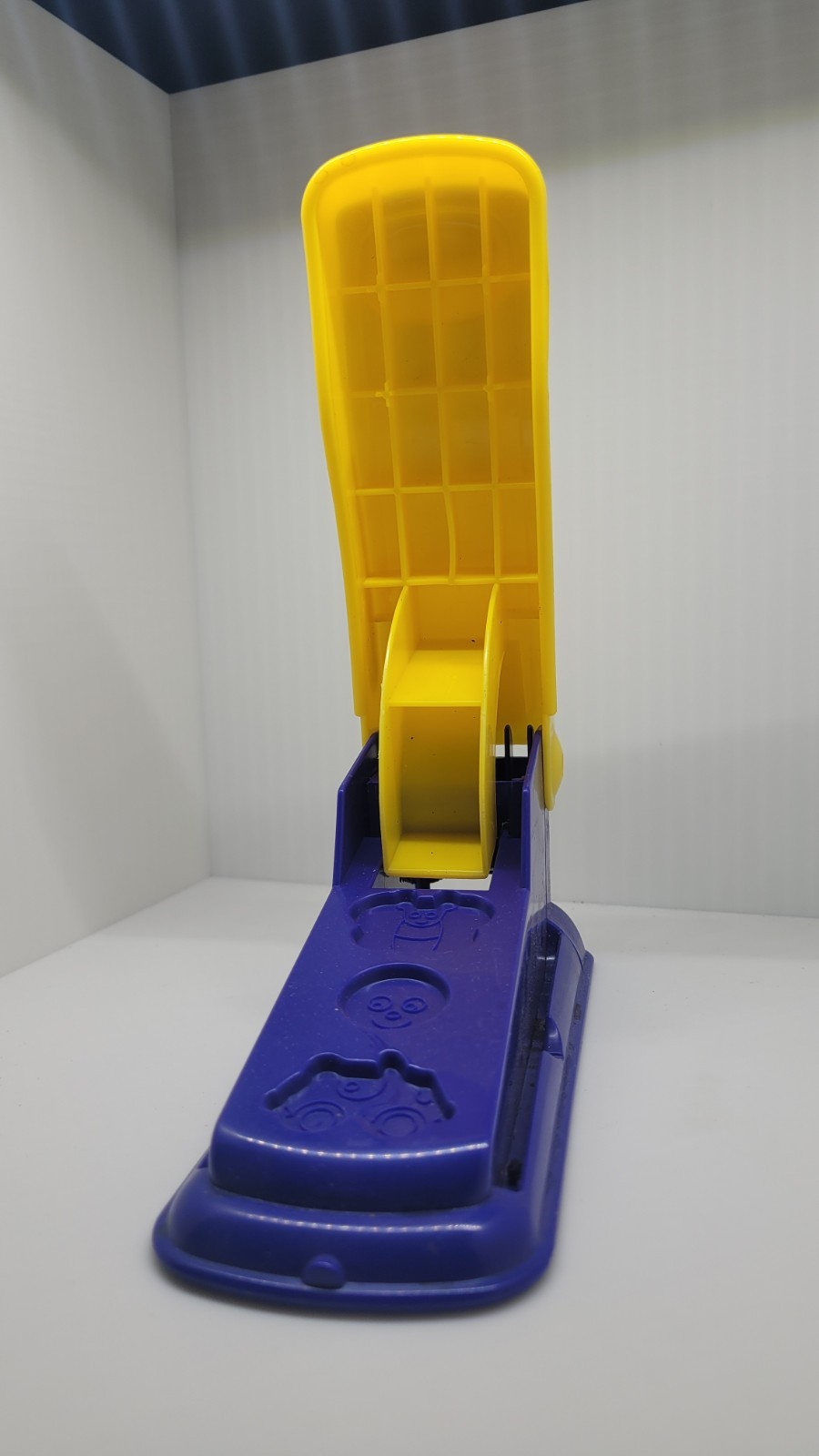 Hasbro 1998 Vintage Play-Doh Fun Factory