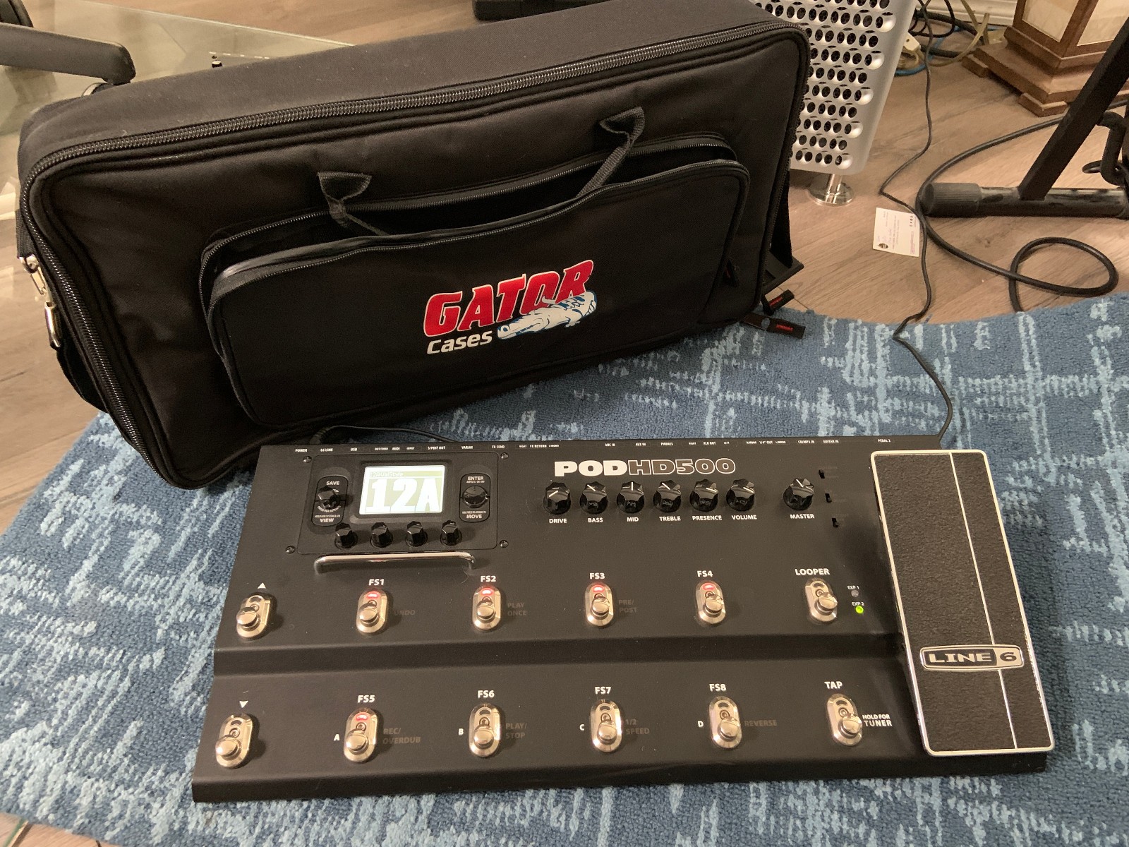 line 6 pod HD500. Super clean and never used for gigs!