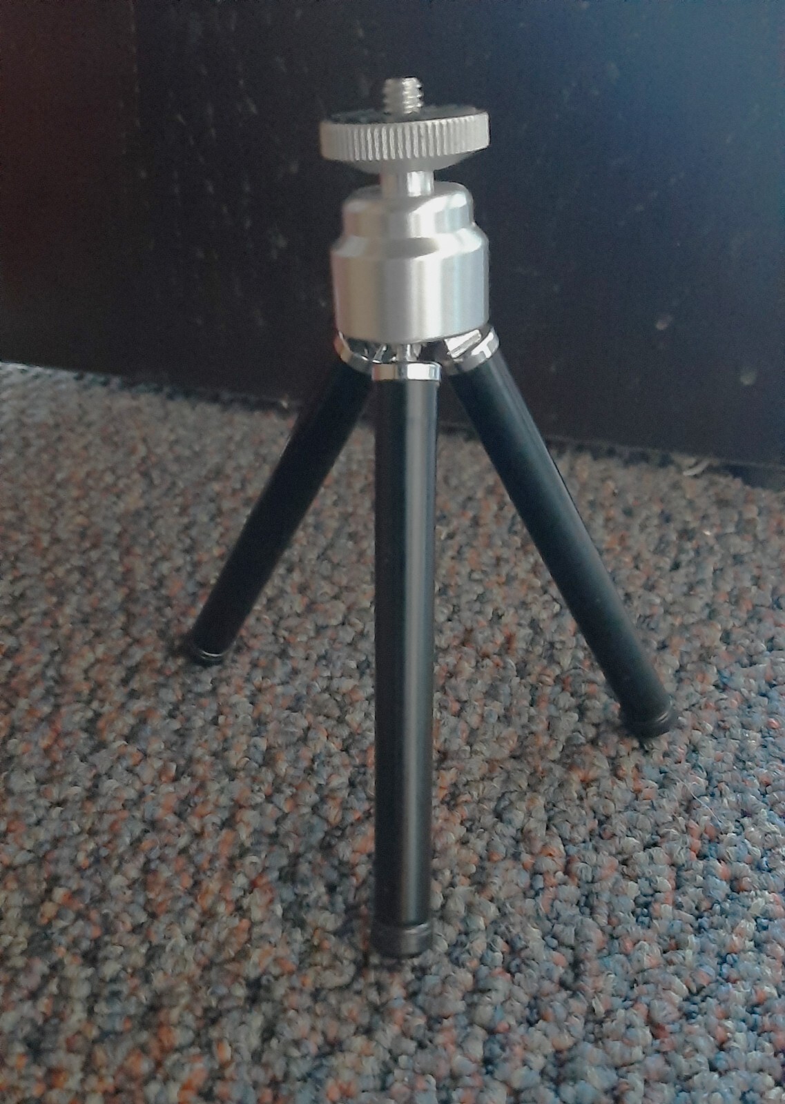 Aluminum Mini Adjustable Tripod 1/4-20 mount