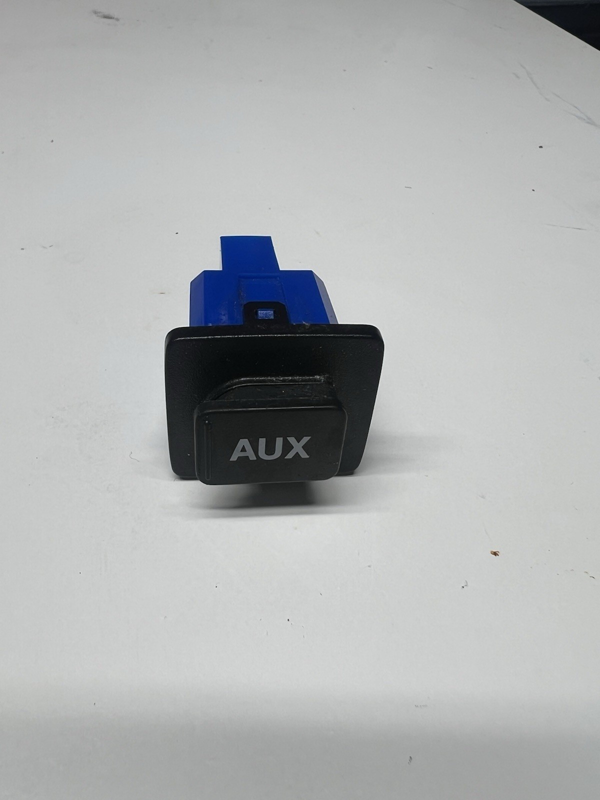 2014 - 2020 ACURA MDX FRONT CENTER CONSOLE AUX AUXILIARY JACK PORT USB OEM