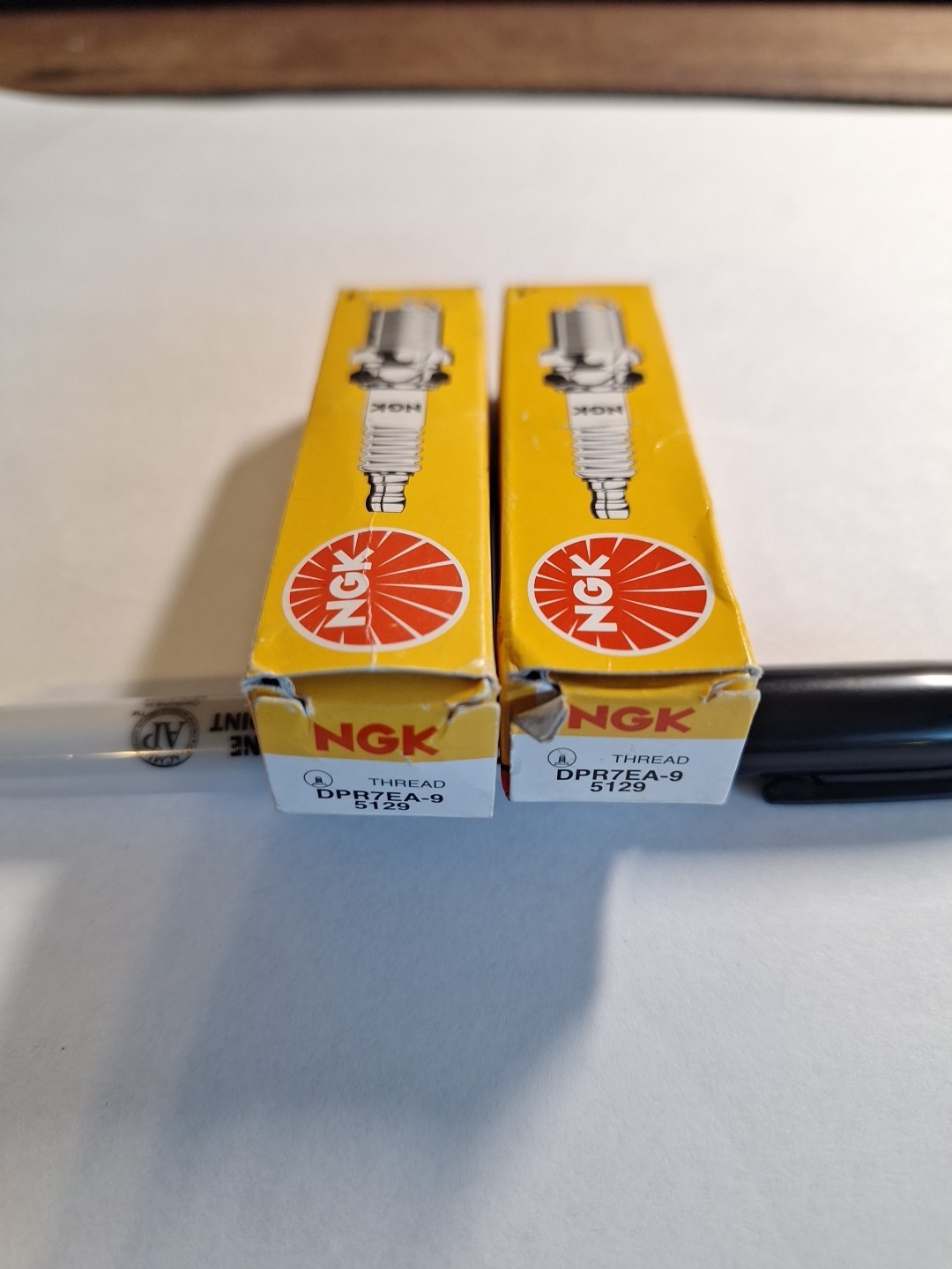 Pack OF 2 Genuine NGK Spark Plugs. DPR7EA-9 5129