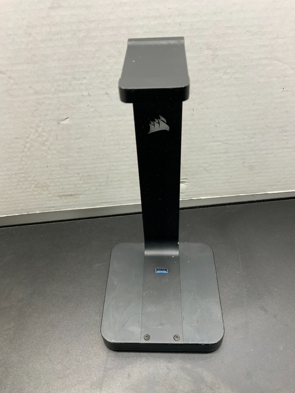 Corsair ST100 RGB Premium Gaming Headset Stand
