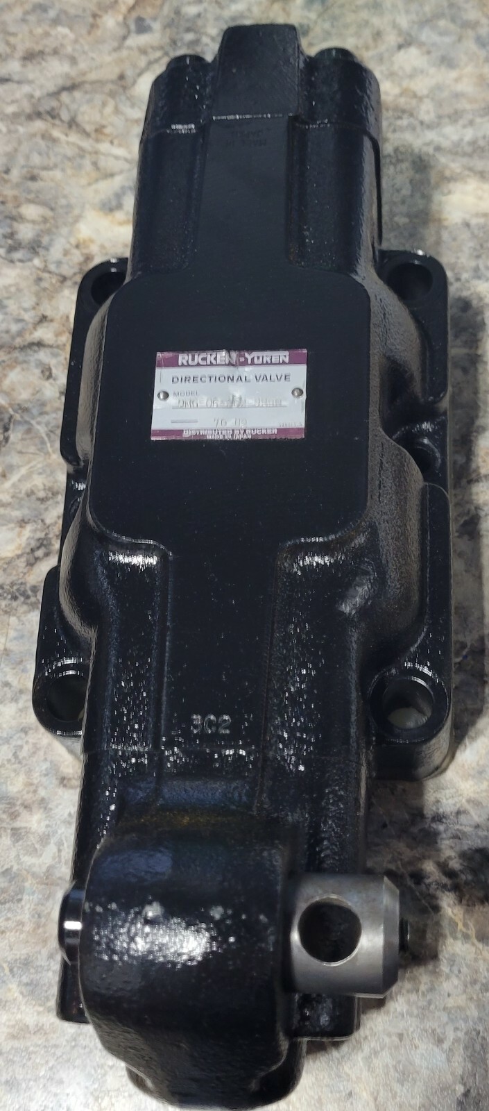 DMG-06-3D6-3290, Rucker - Yuken, Manual Directional Control Valve