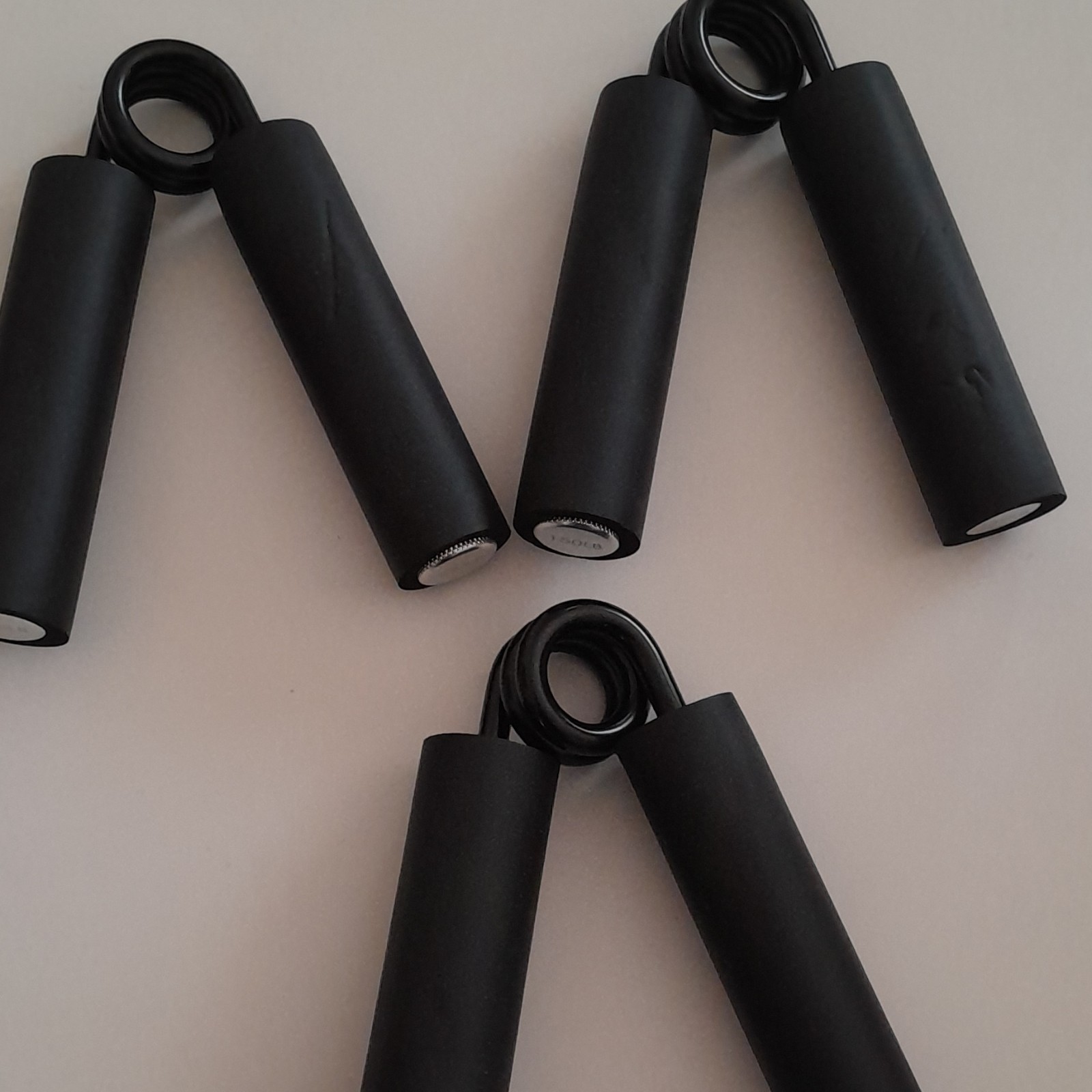 Set of 3 Black Metal Rubber Hand Grippers 100LB 150LB 200LB Gym Training