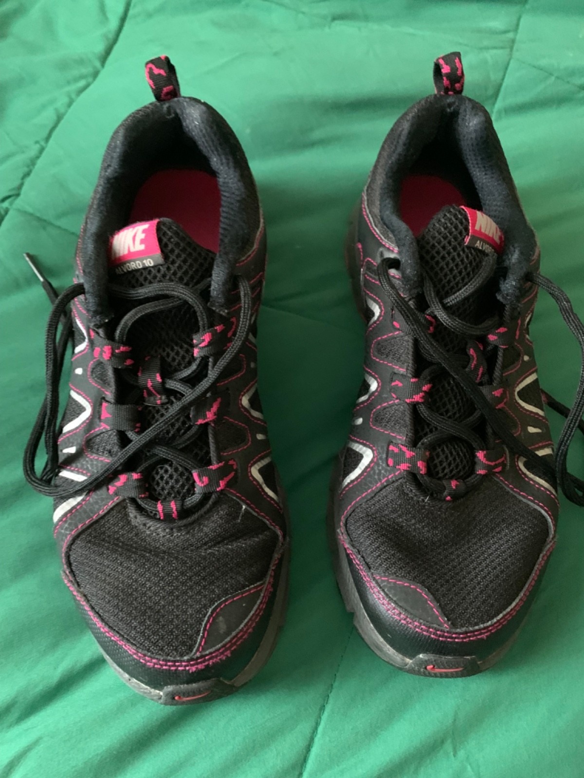 Nike Air Alvord 10 Womens Trail Running Shoes Sneakers Black Pink Sz 8.5Crossfit