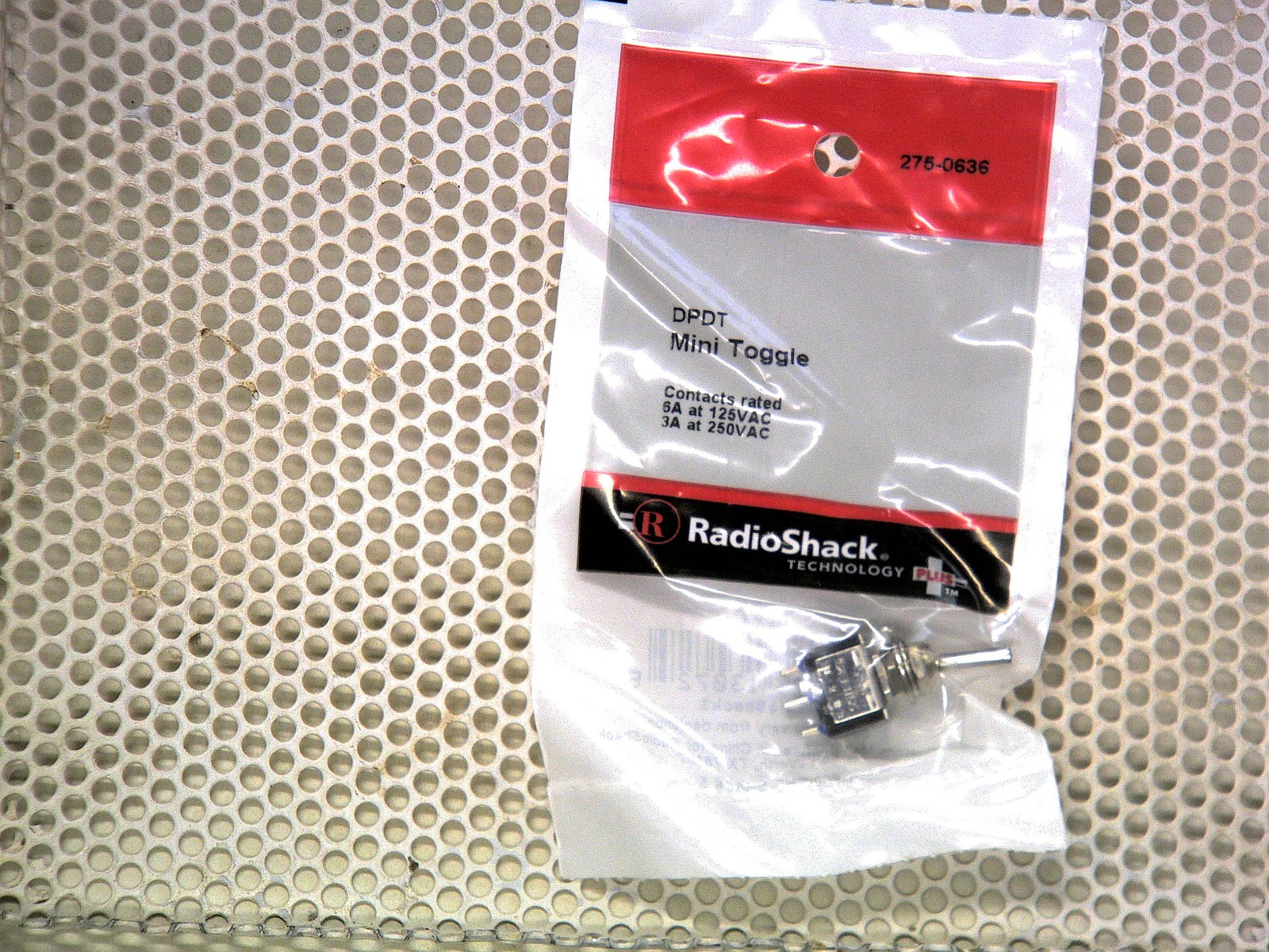 RadioShack 6-Amp Mini Flat Lever Switch