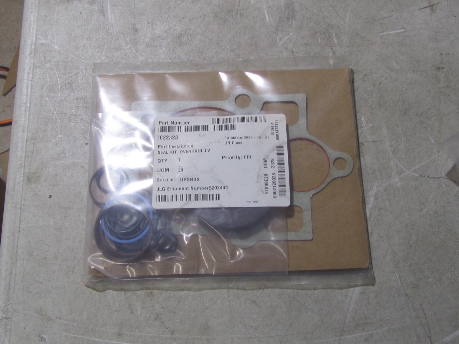 NEW GENUINE OEM JLG Drive Motor Seal Kit - JLG # 7022328 DANFOSS 4510299