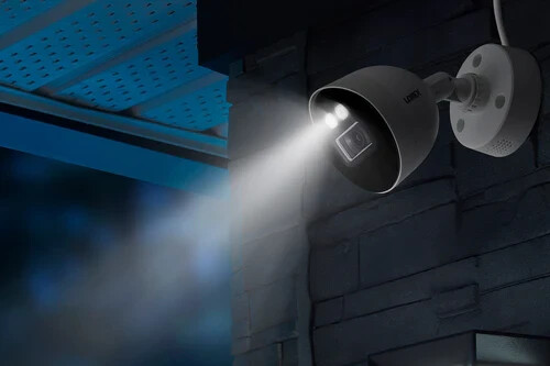 Lorex 4K Ultra HD Active Deterrence Night Vision Security Video Camera C884DA