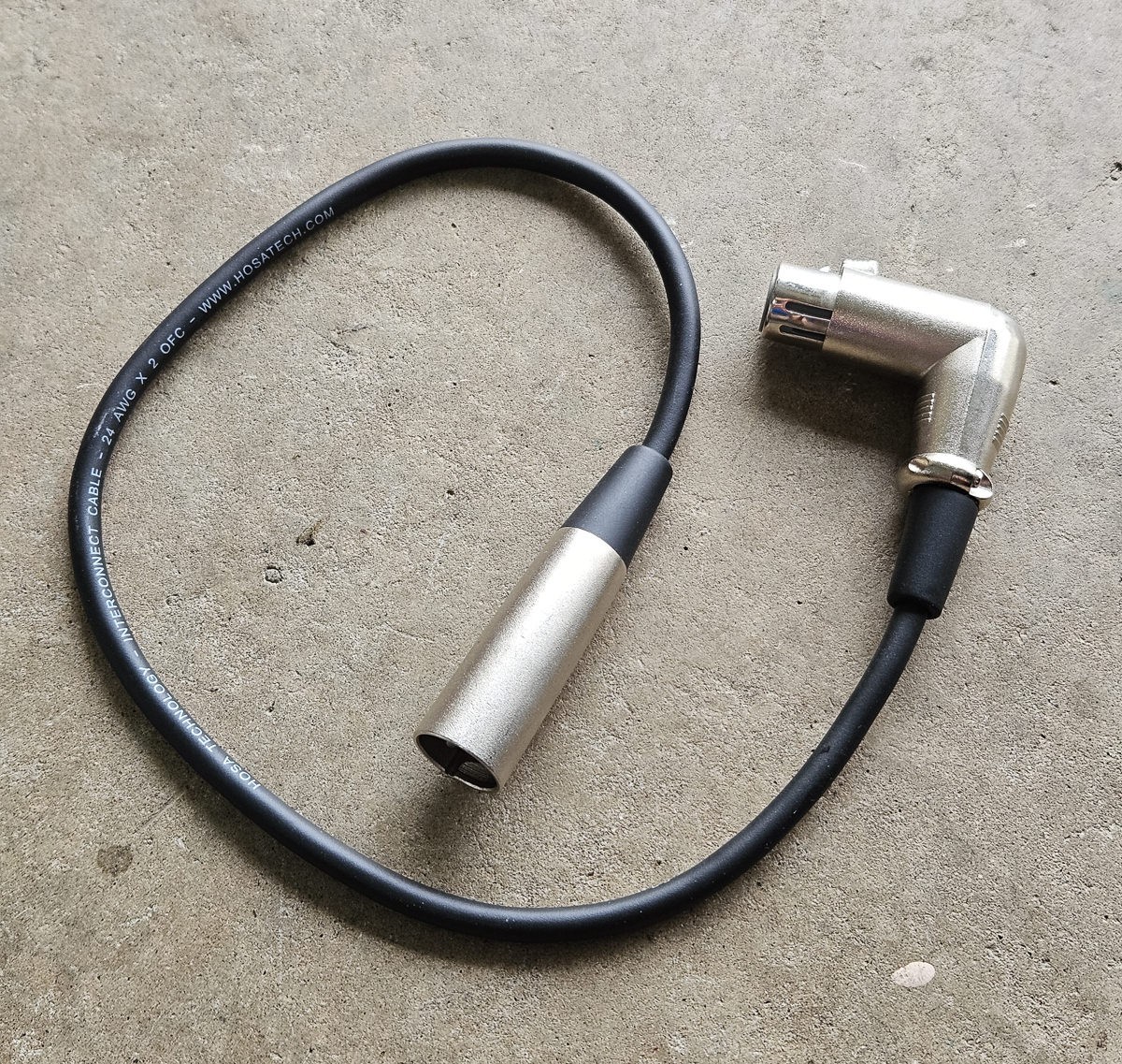 Xlr male to female 22 inches right angle male hosatech