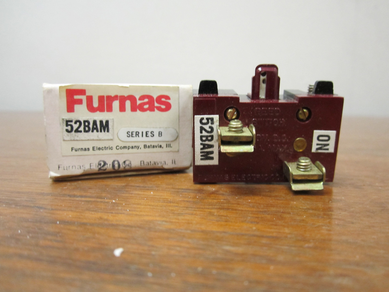 FURNAS REED SWITCH 52BAM NEW!!