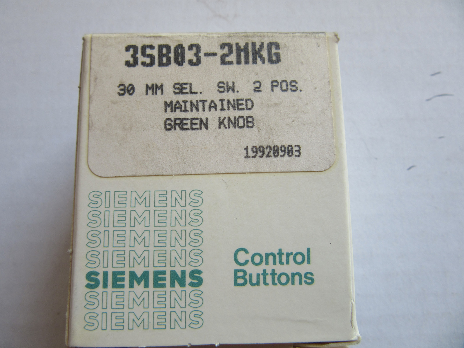 Siemens 3SB03-2MKG Green Selector Switch 2 Position 30MM NEW!!! Free Shipping