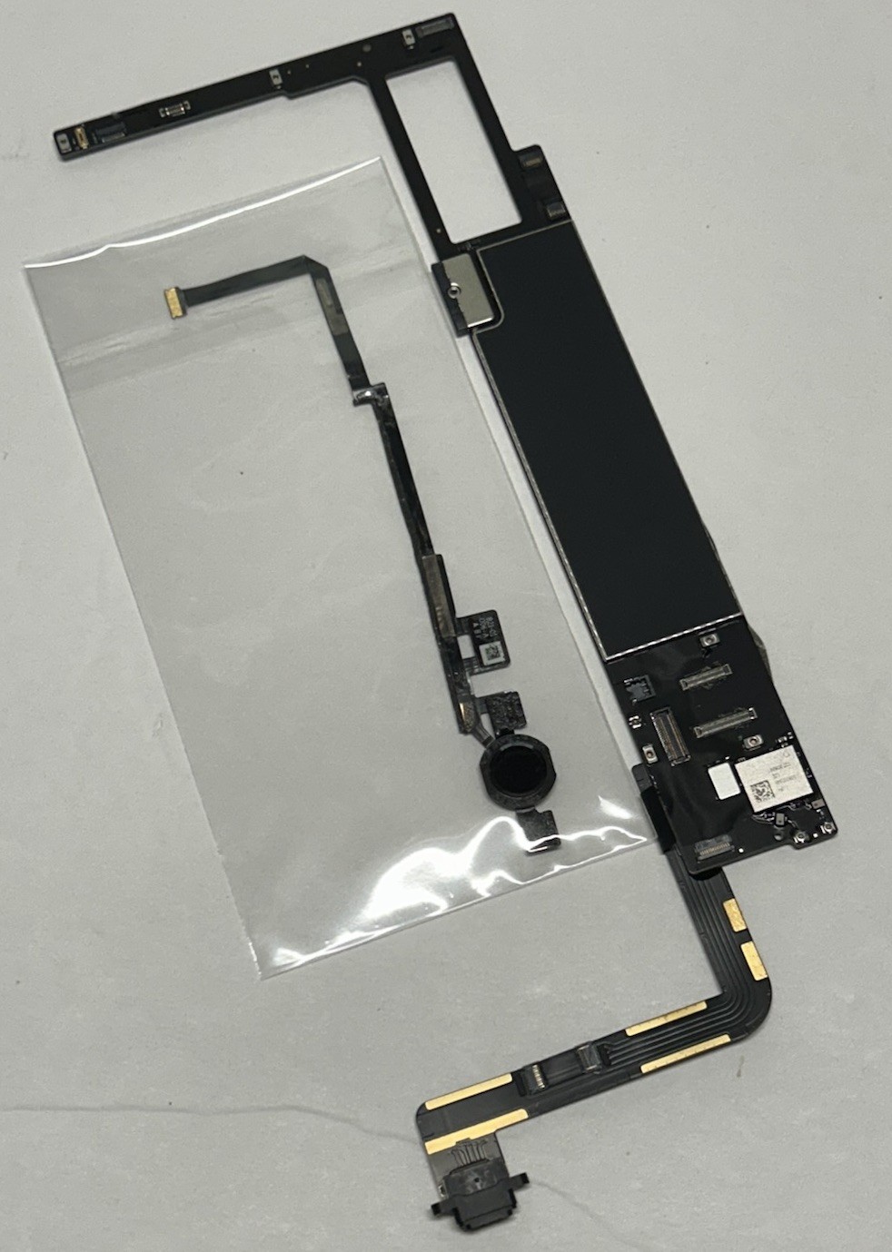 Apple iPad 9th Gen 64GB A2602 Space Gray Wifi Only Motherboard With Touch ID.