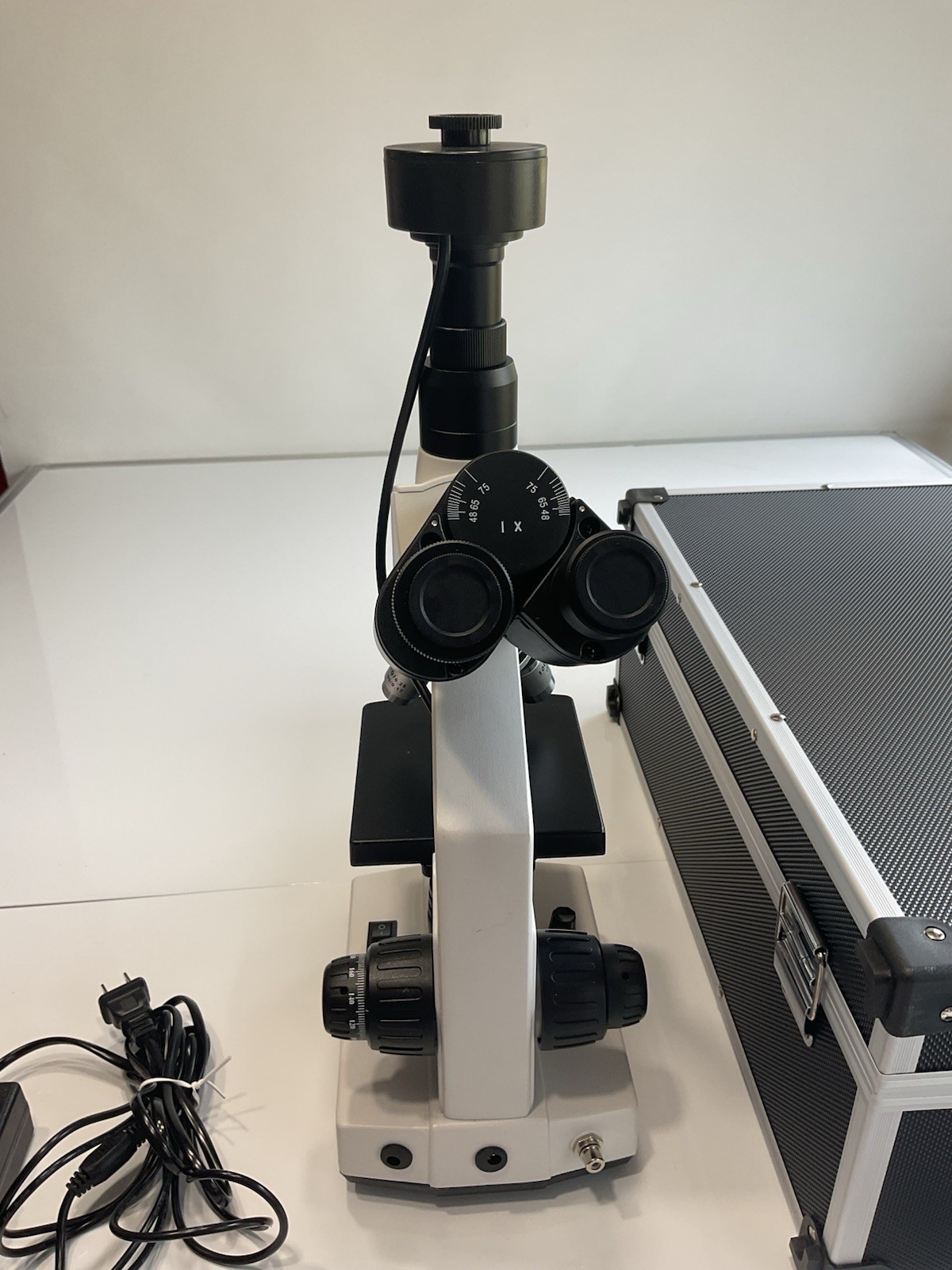 Microscope for Adults with 40X-2500X Magnification, Lab Trinocular Compound