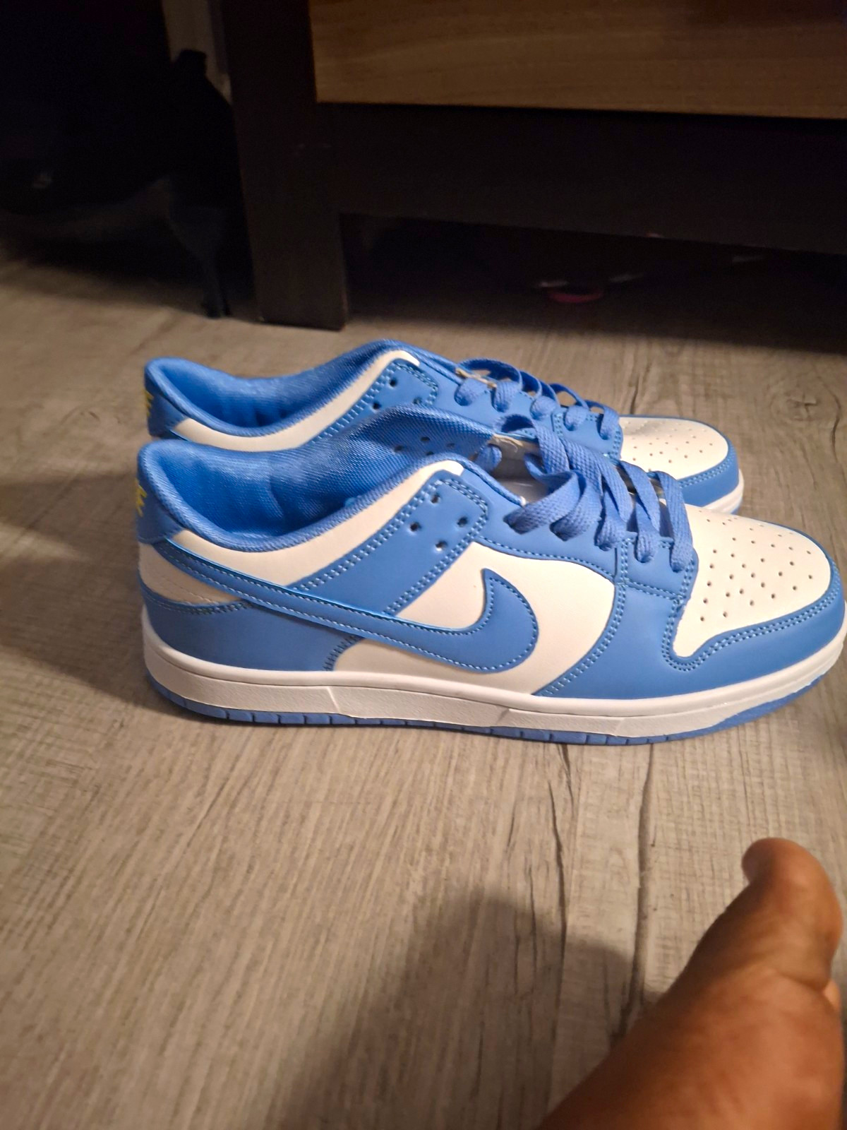 Nike Low Top Blue/White Colorblock Lace-Up Men’s Athletic Sneakers Pre-Owned