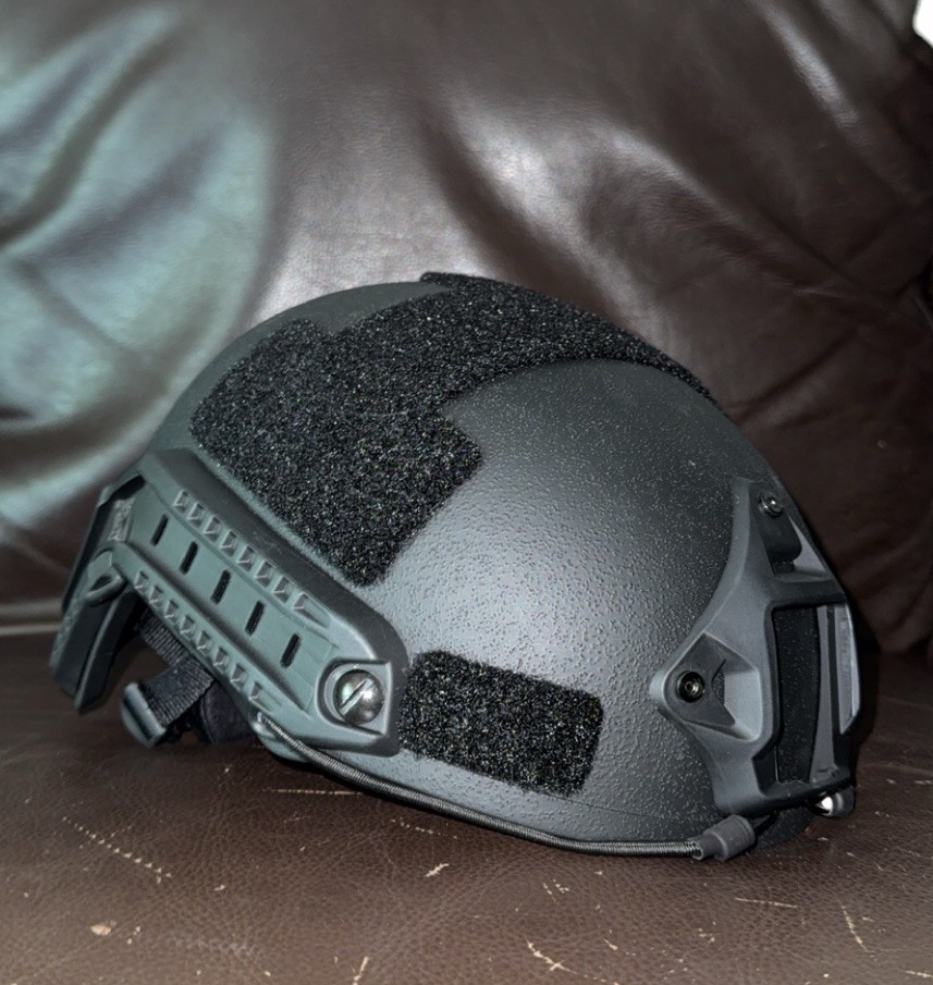 Black Tactical FAST Helmet w/ Wilcox Shroud, Size M/L