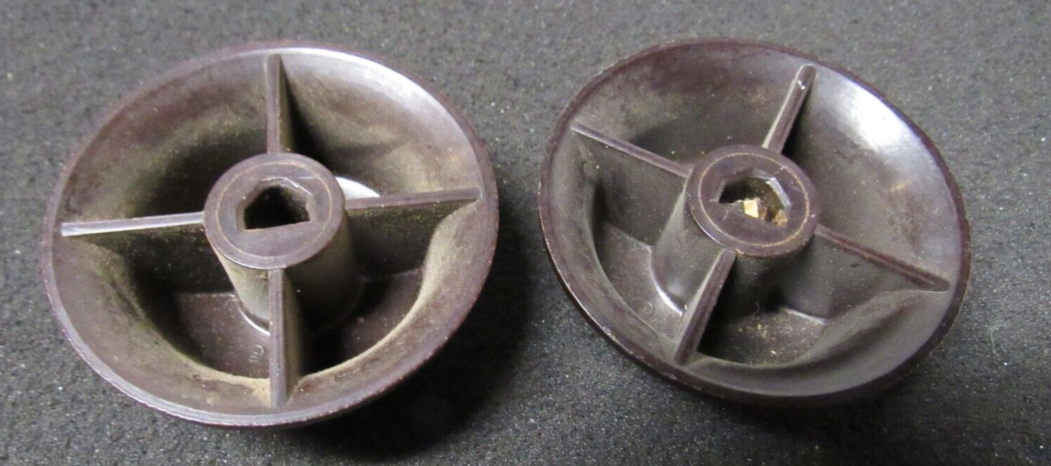 Magnavox Bakelite Knobs (2)