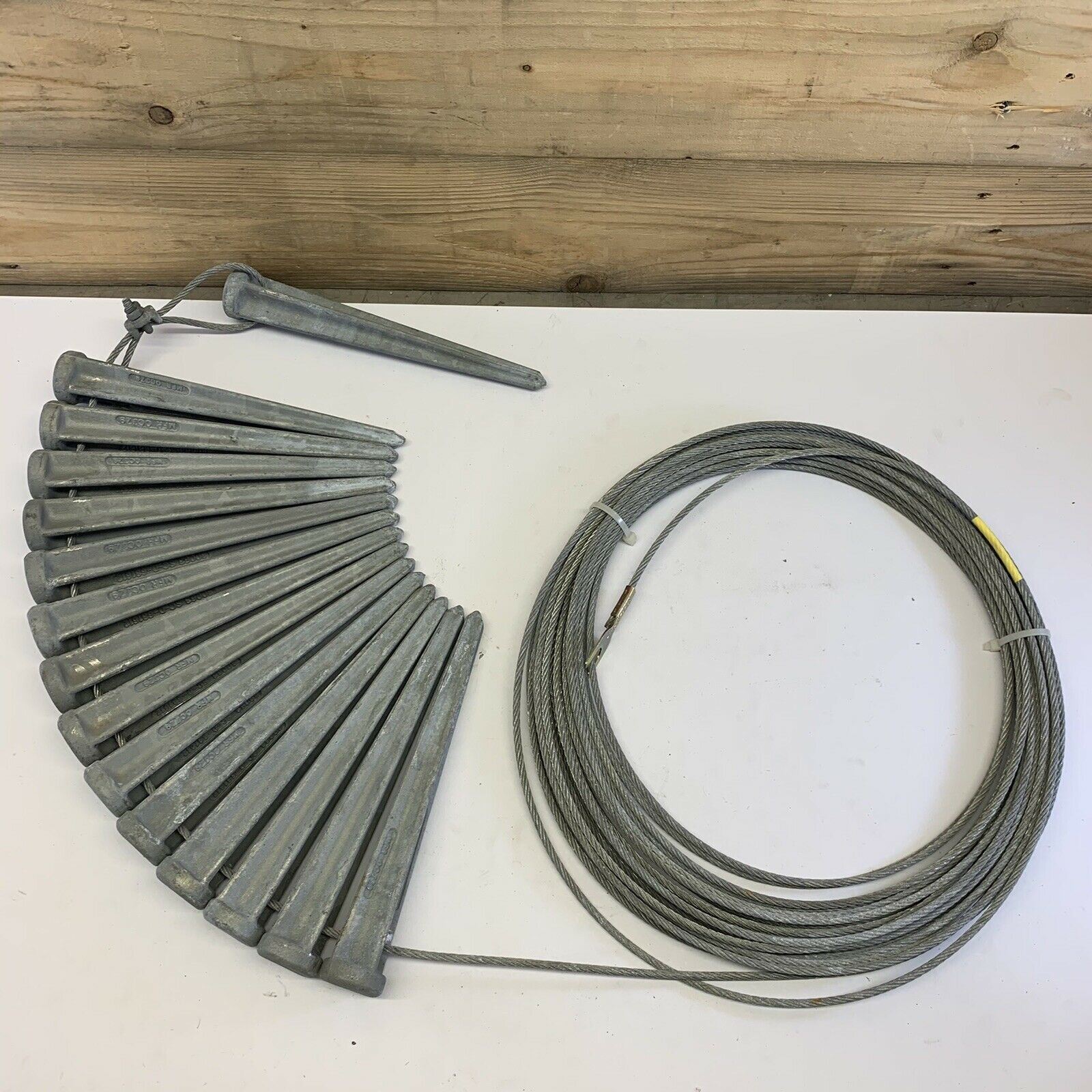 Lay Wire Perimeter Grounded Security Cable with 15 Stakes