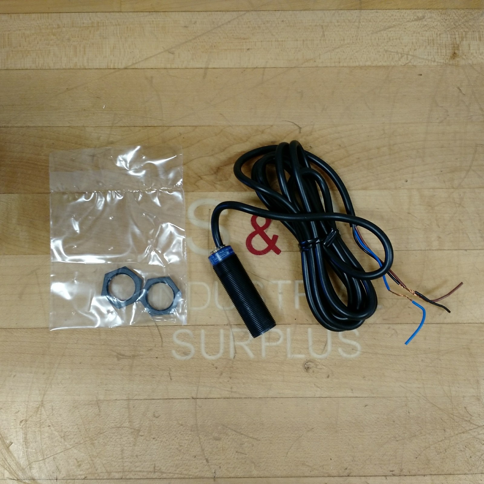 Telemecanique XS4-P18KP370 Proximity Switch, 48V, 200mA - NEW