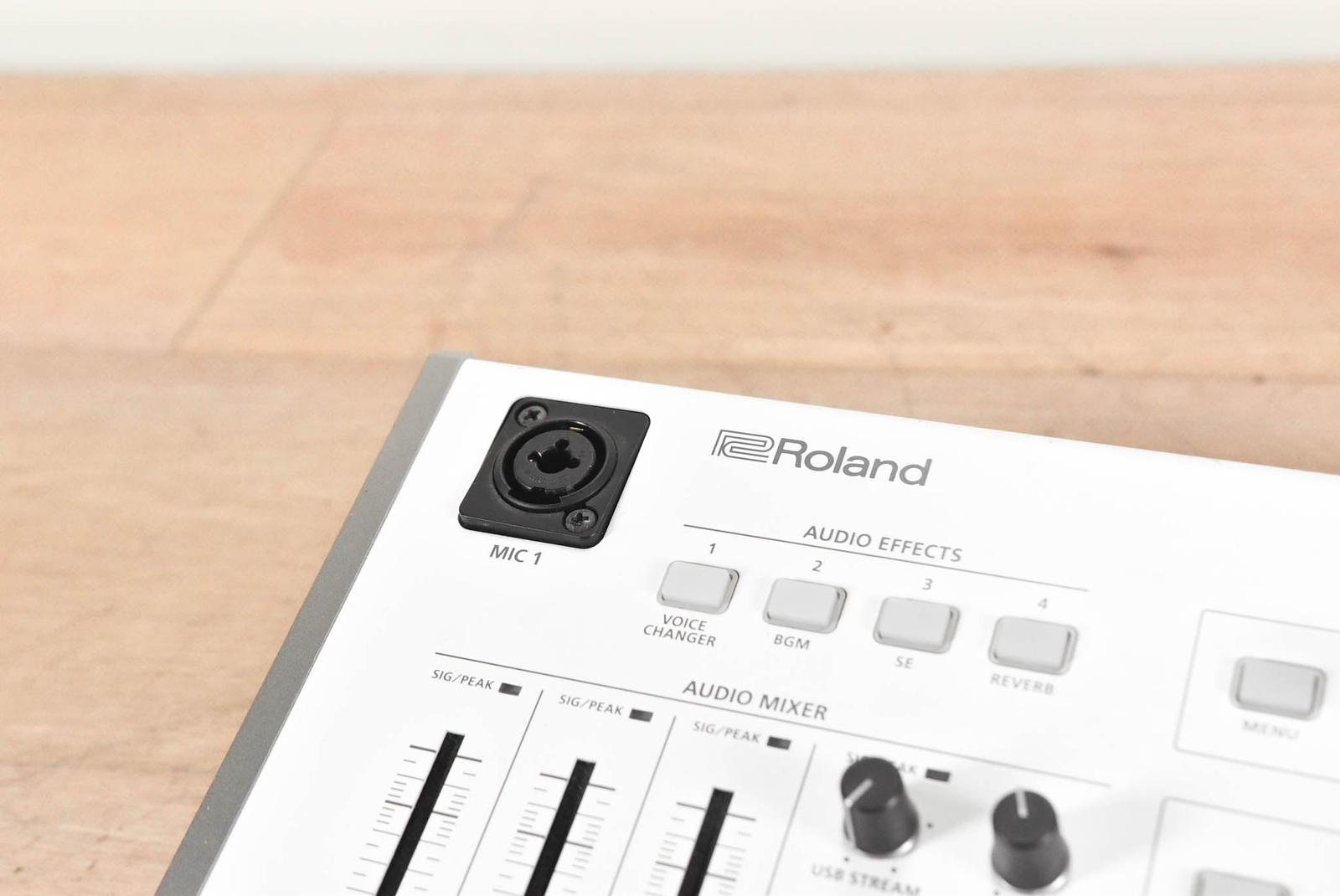 Roland VR-1HD AV Streaming Mixer CG00Y81