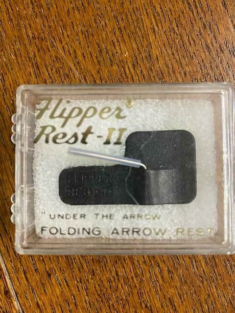 THREE  (3) Flipper II RH stick on Arrow rest  NEW from a closed store FREE SHIP