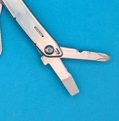 LEATHERMAN WINGMAN MULTI-TOOL! FAST SHIPPING!