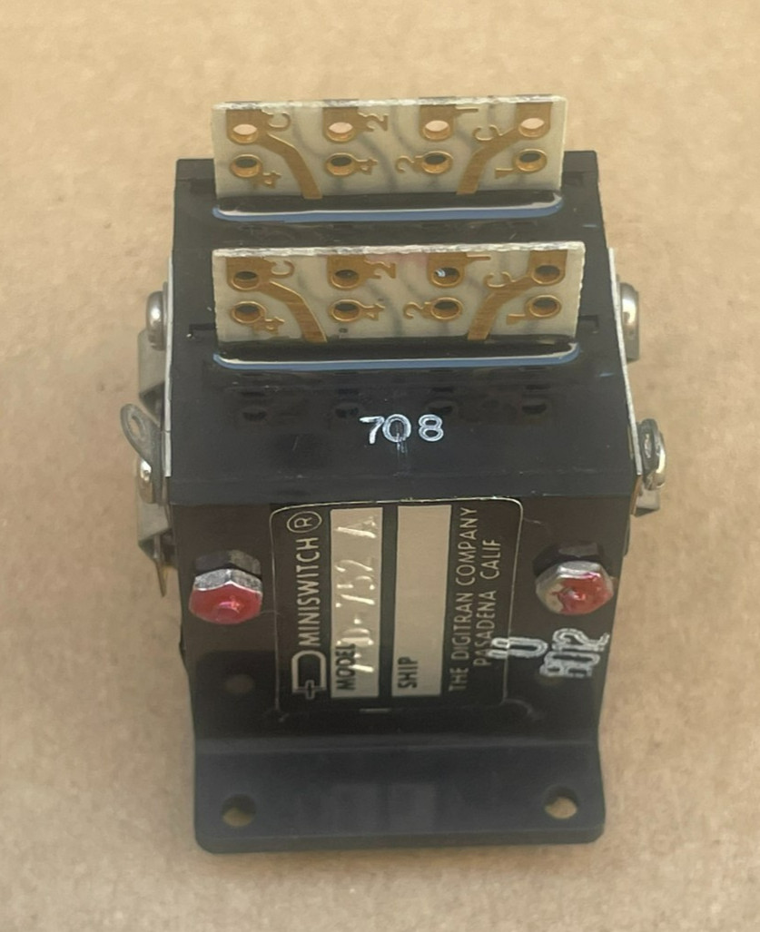 The Digitran Company Miniswitch Model 7-D-752 A