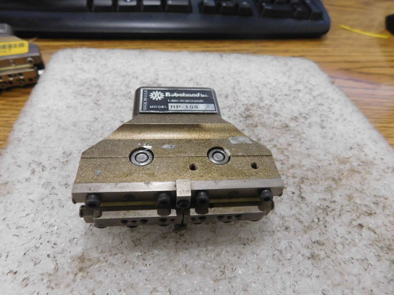 Robohand Model: RP-100 Parallel Gripper .  New Old Stock