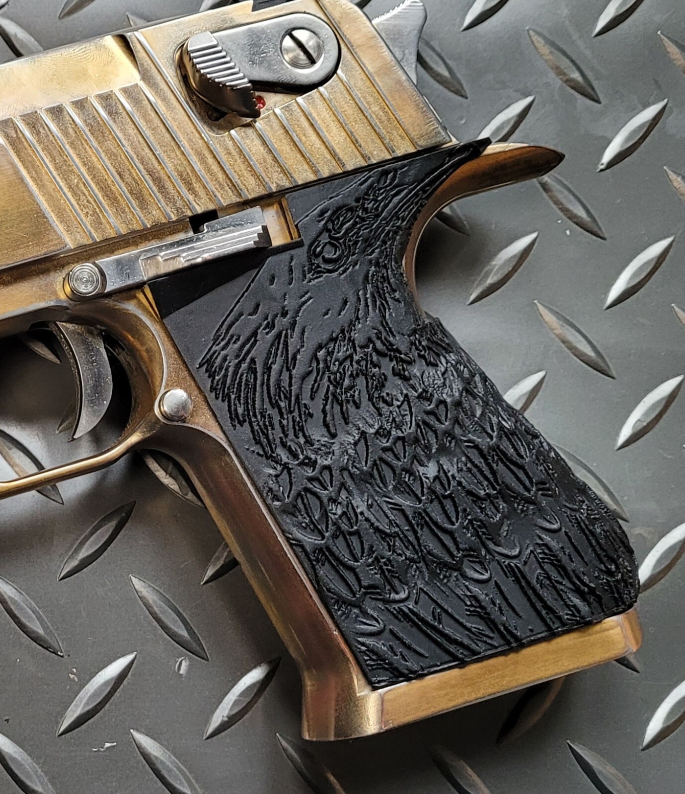 Desert Eagle grips - WE / Cybergun custom eagle feather style grips