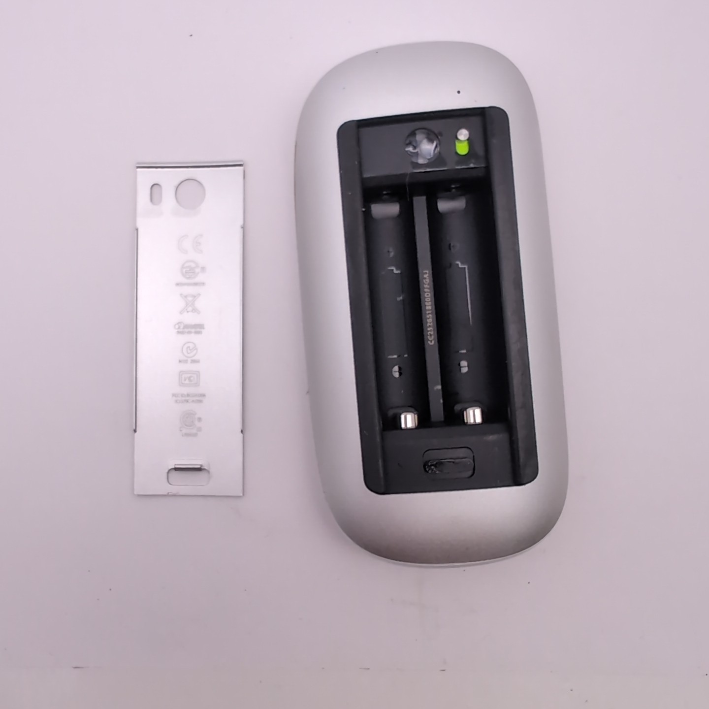 Apple A1296 Wireless Bluetooth Magic Laser Mouse White EX Used Shape