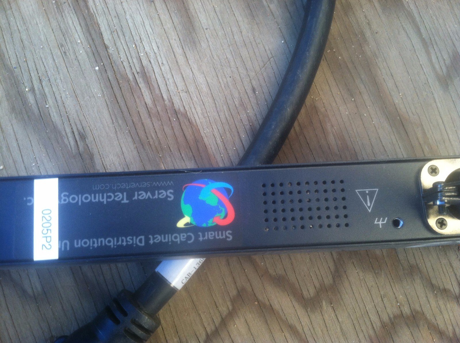 2 Server Technology Smart CDU / PDU igood condition L30 plug 1 or 3 Phase Avail