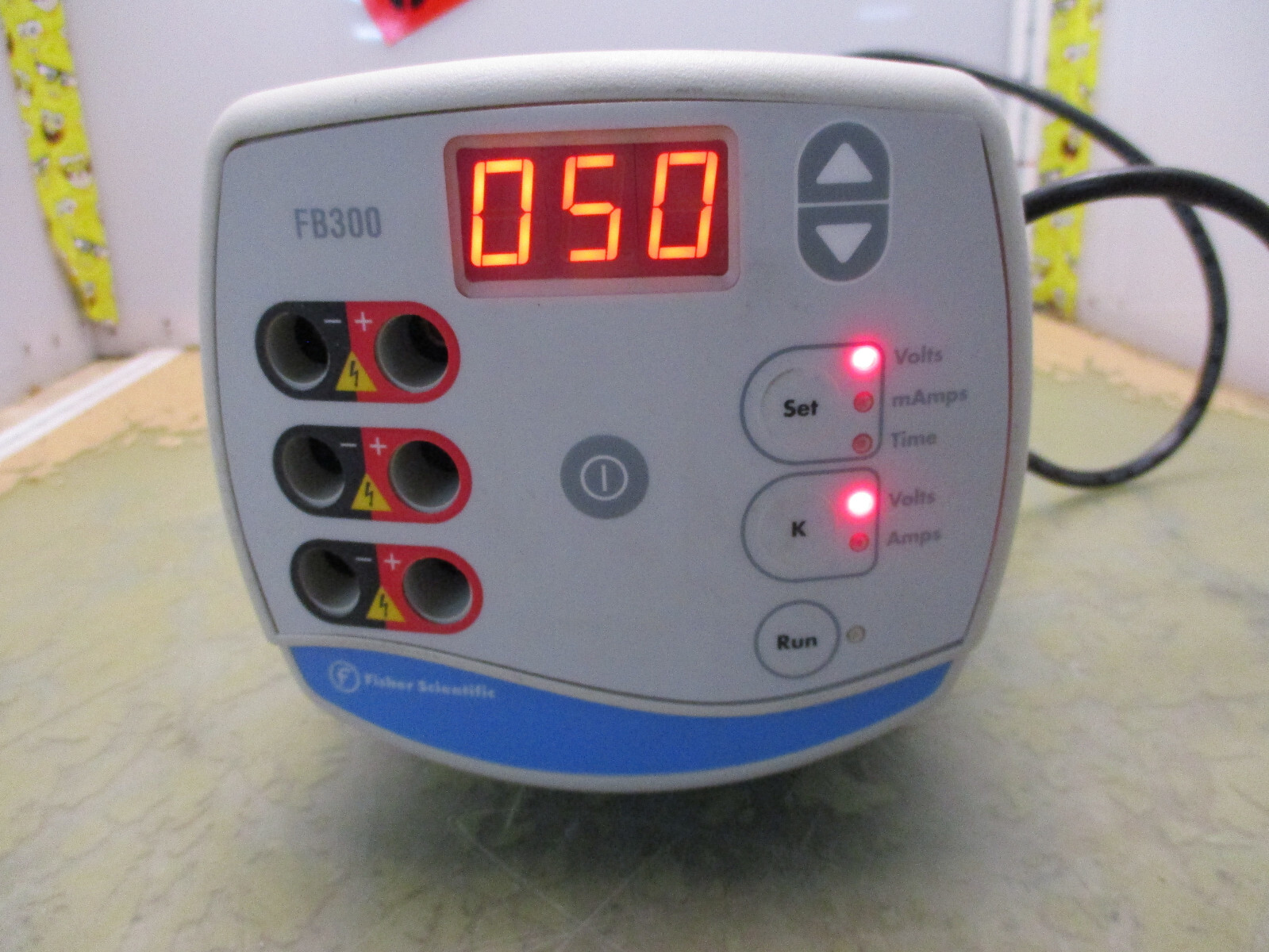 fisher scientific fb300 electrophoresis power supply 300V 400mA [5*A-0.6]