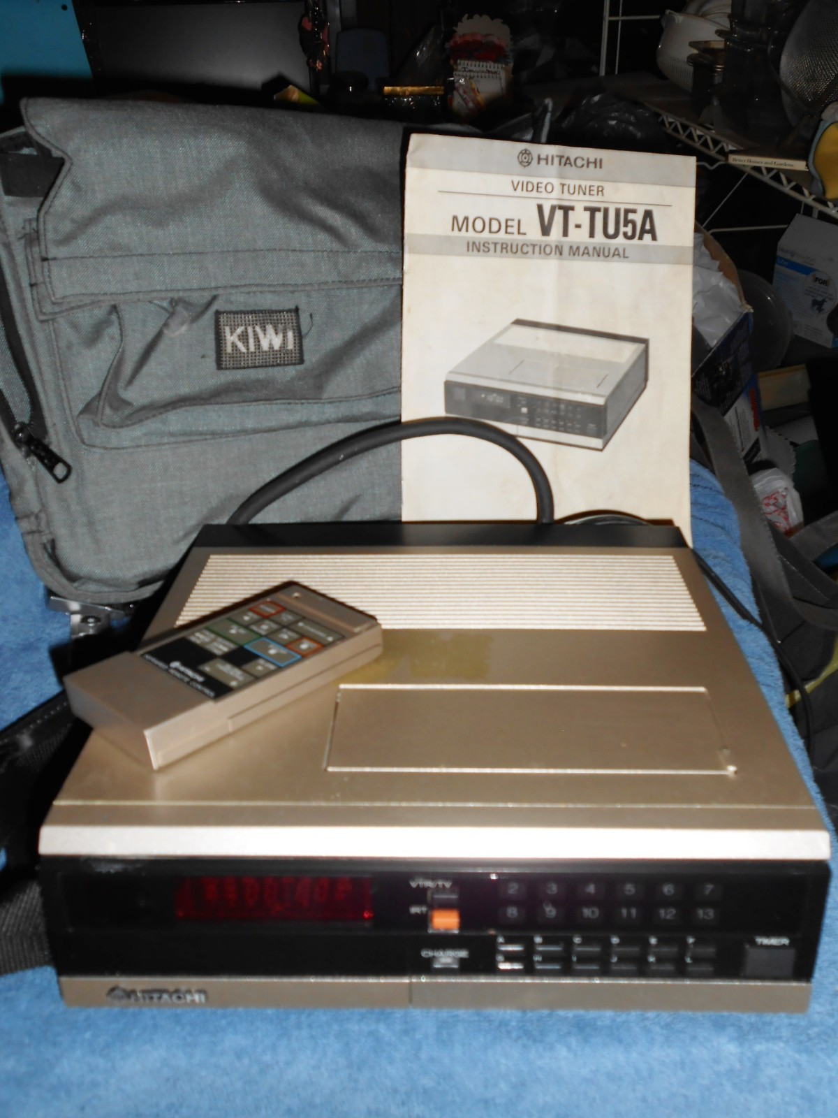 Hitachi Adjustomatic Video Tuner / Syntonisateur VT-TU5A  W/Remote,Manual & Case