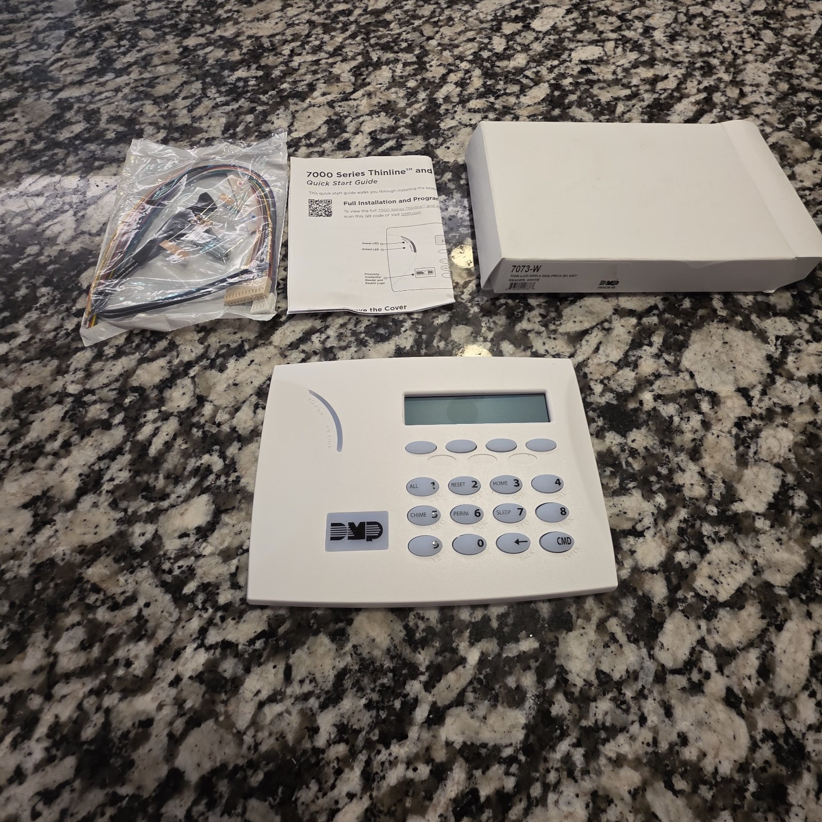 DMP 7073-W THIN LCD KPD,4ZNS,PROX,SC Key Reader, White
