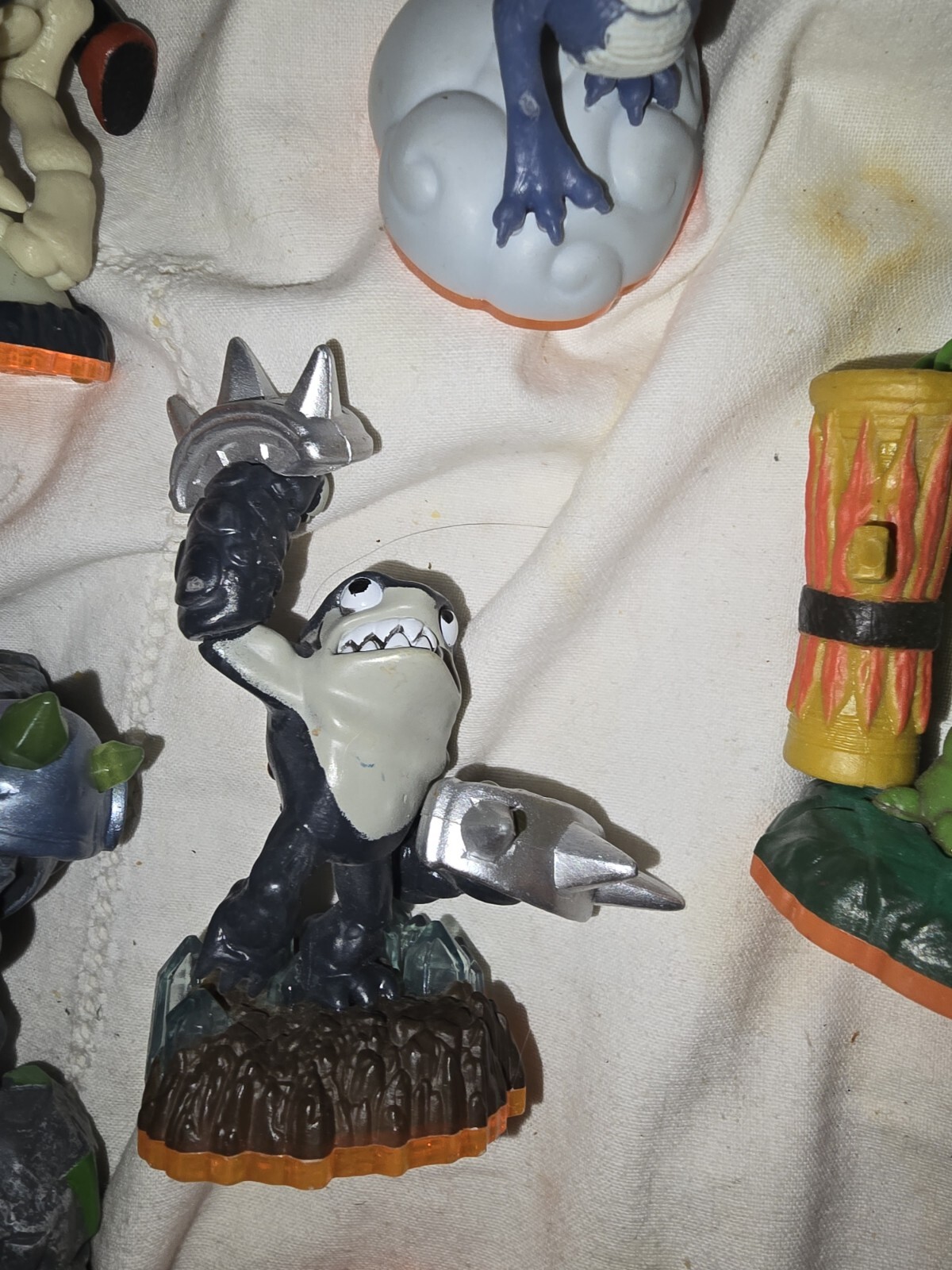 Skylander Giants 6 Figure Lot