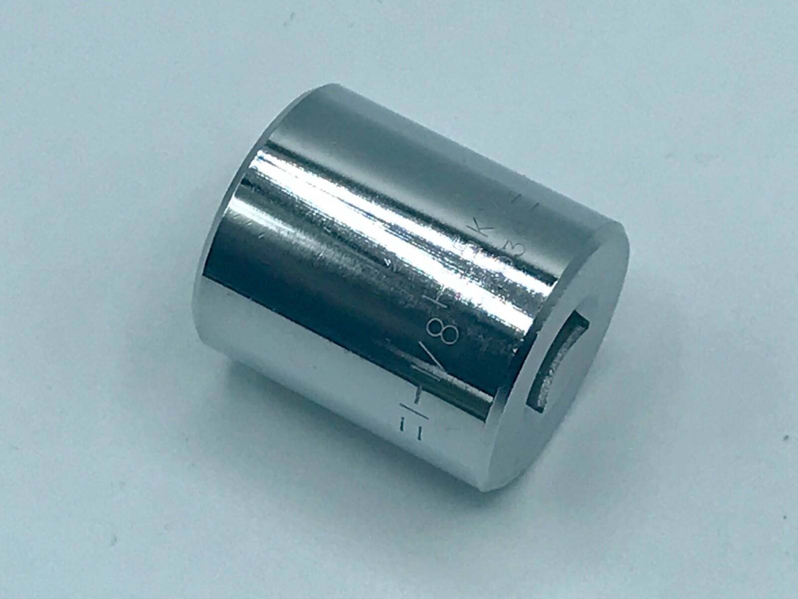 Husky 1-1/8" Socket, 1/2'' Drive, 12 Point, 25036