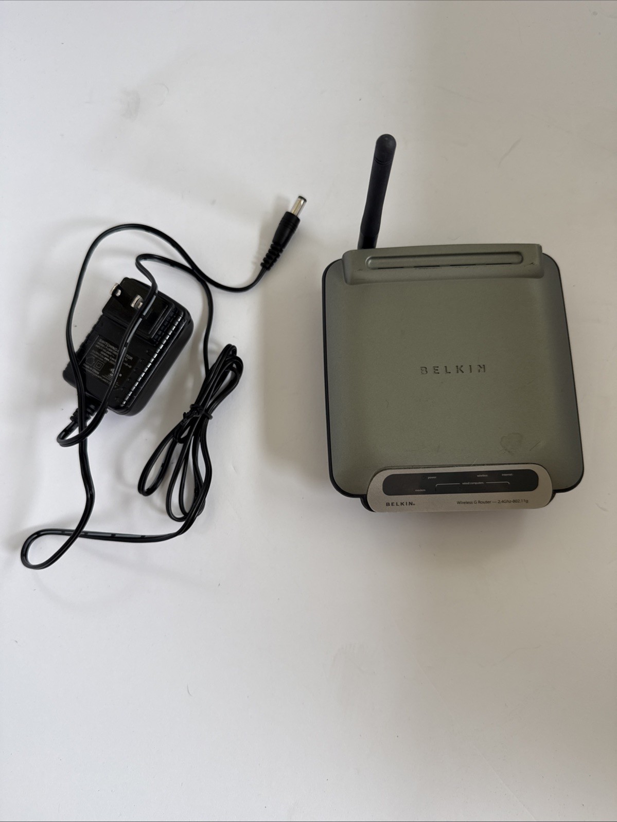 Belkin F5D7230DF4 54 Mbps 4-Port 10/100 Wireless G Router