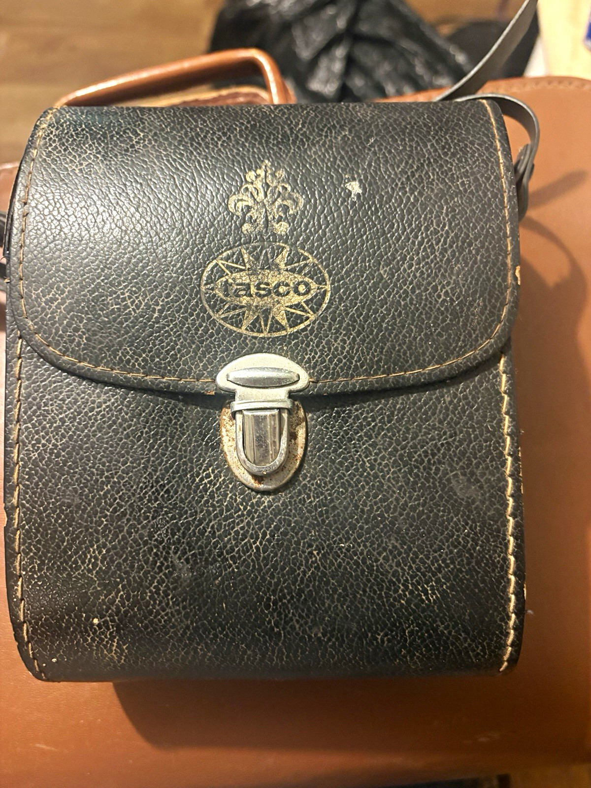 Tasco Black Leather Binocular Case/Bag w/ Strap, Front Clasp, Purple Lined