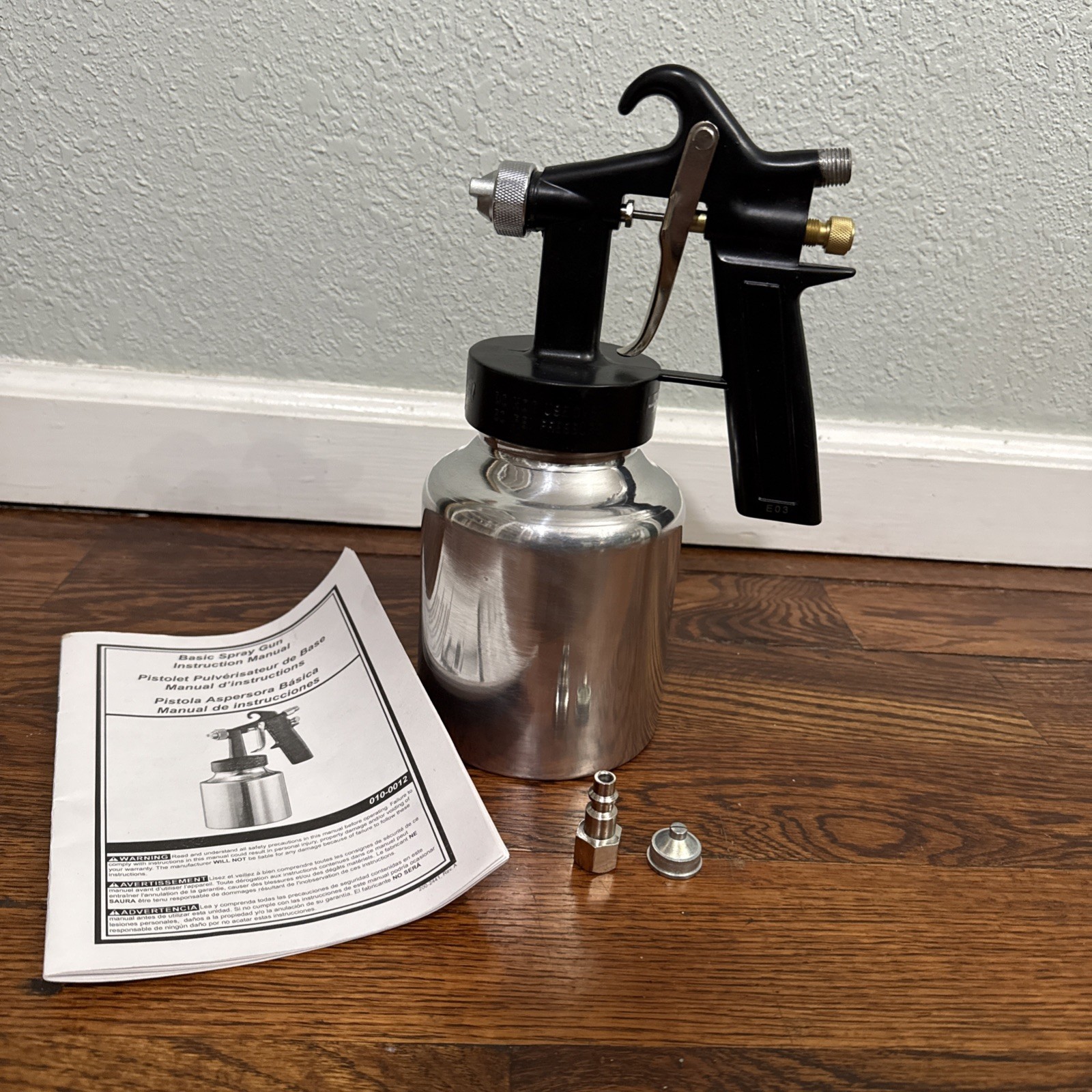 -NEW- Custom Manufacturer 010-0012, Basic Spray Gun, 1 QT Capacity