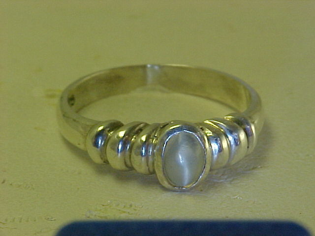 GEN. 1.00ct MOONSTONE RING STERLING SILVER & BEAUTIFUL