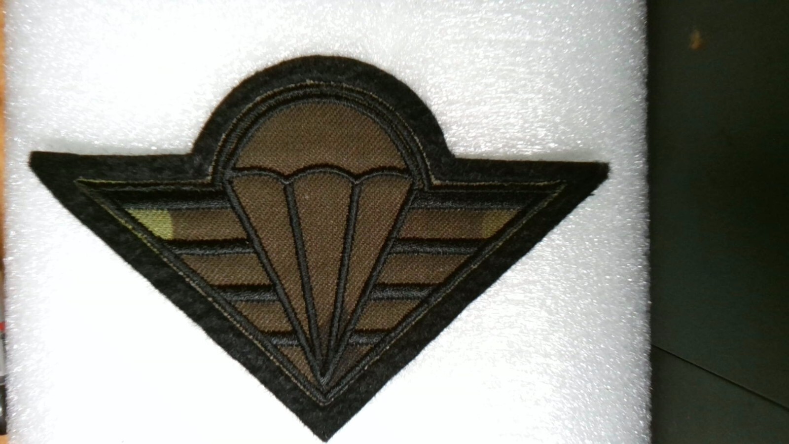MILITARY PATCH SEW ON FOREIGN JUMP WINGS LOT #3 UNSURE QUITE LARGER FELT FEELING