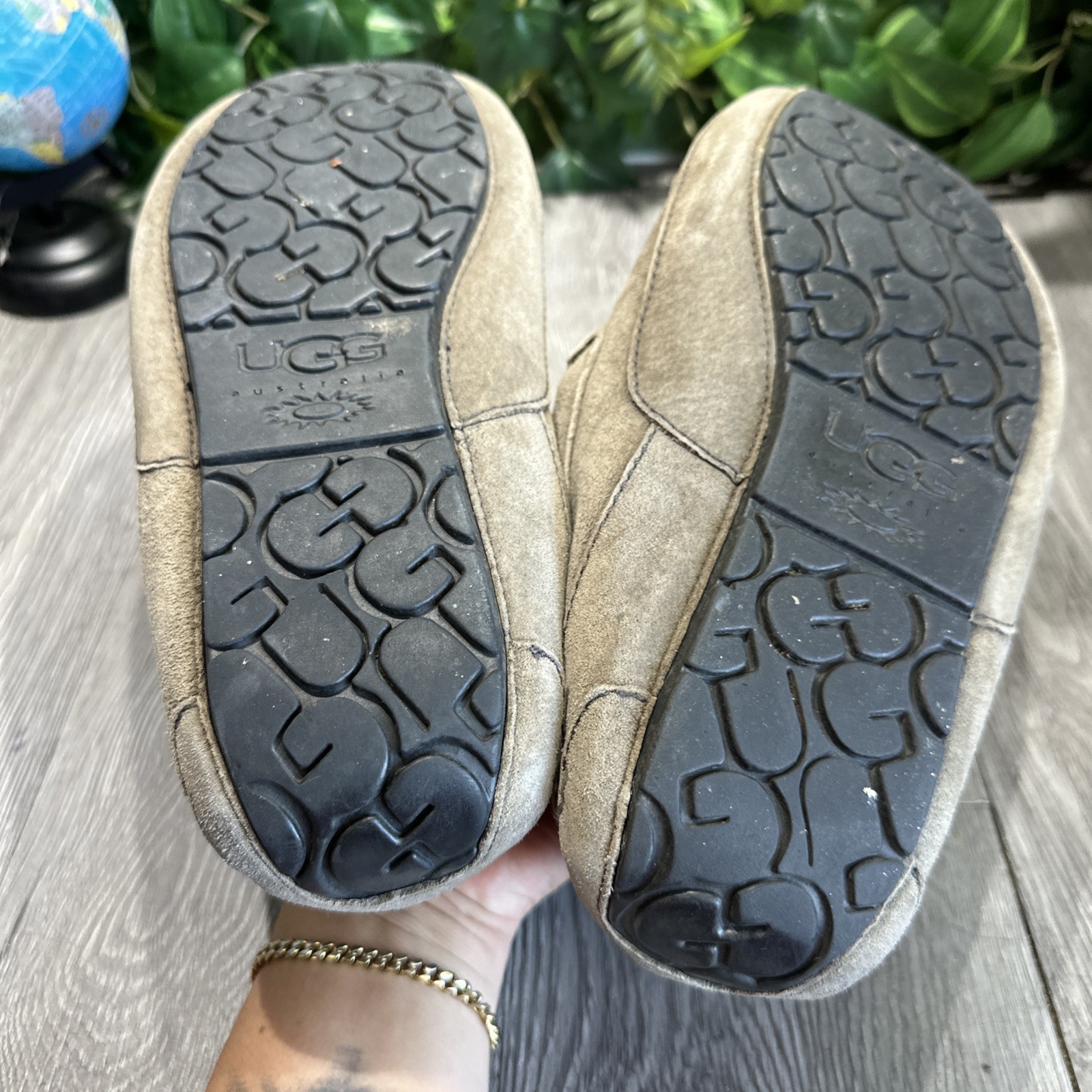 UGG Australia Ascot Suede Slipper 5775 Gray sheepskin lined Size 10