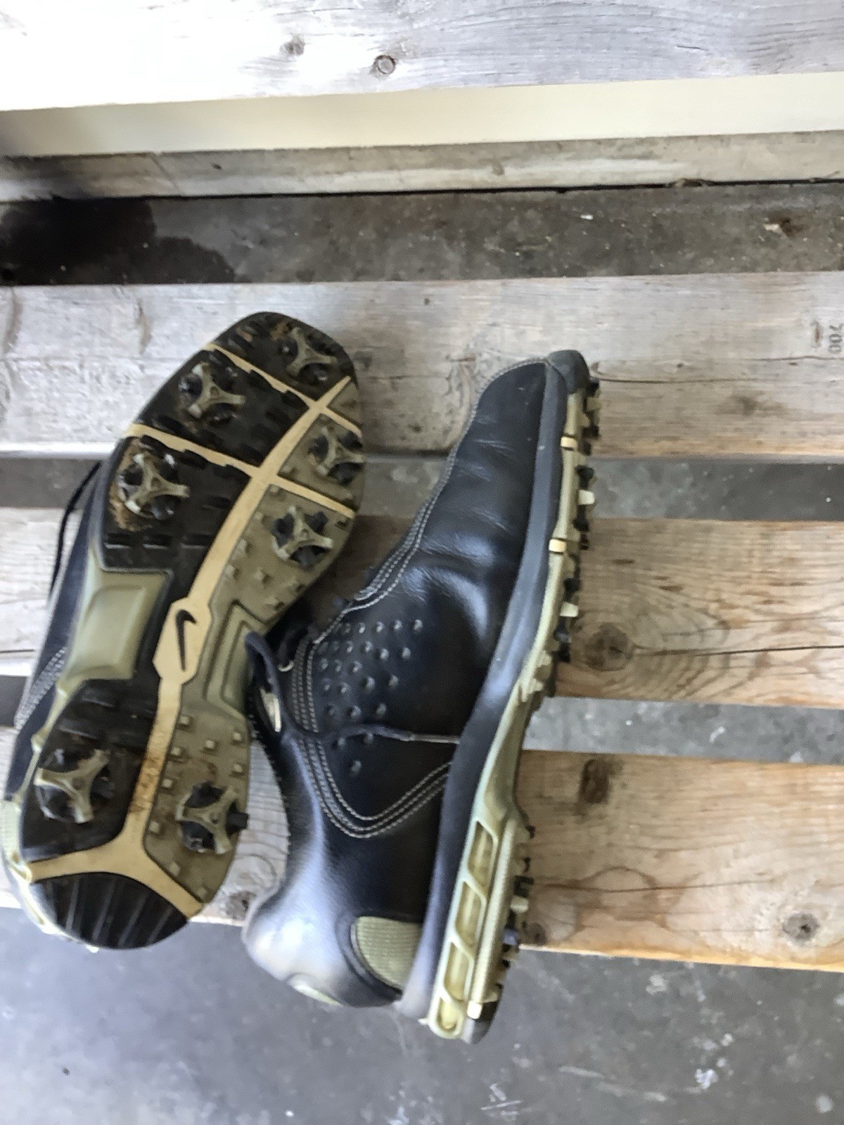 Men’s Nike Golf Shoes Size 8.5w