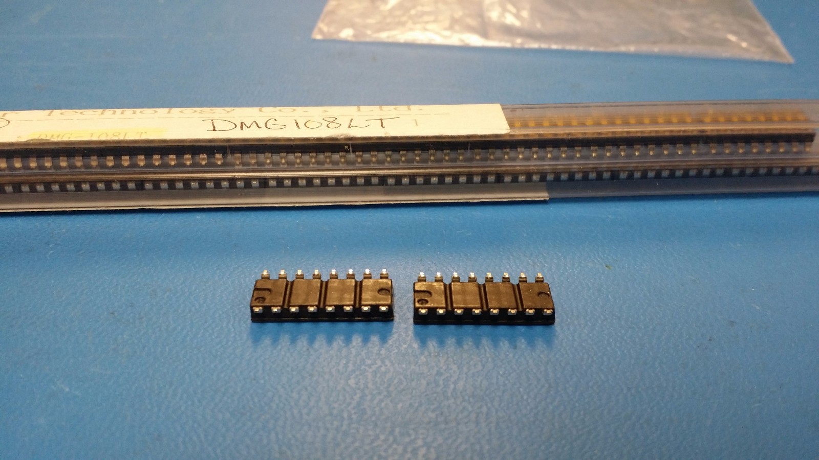 (4PCS) DMG108LT 8 POSITION DIP SWITCH 16PIN SURFACE MOUNT