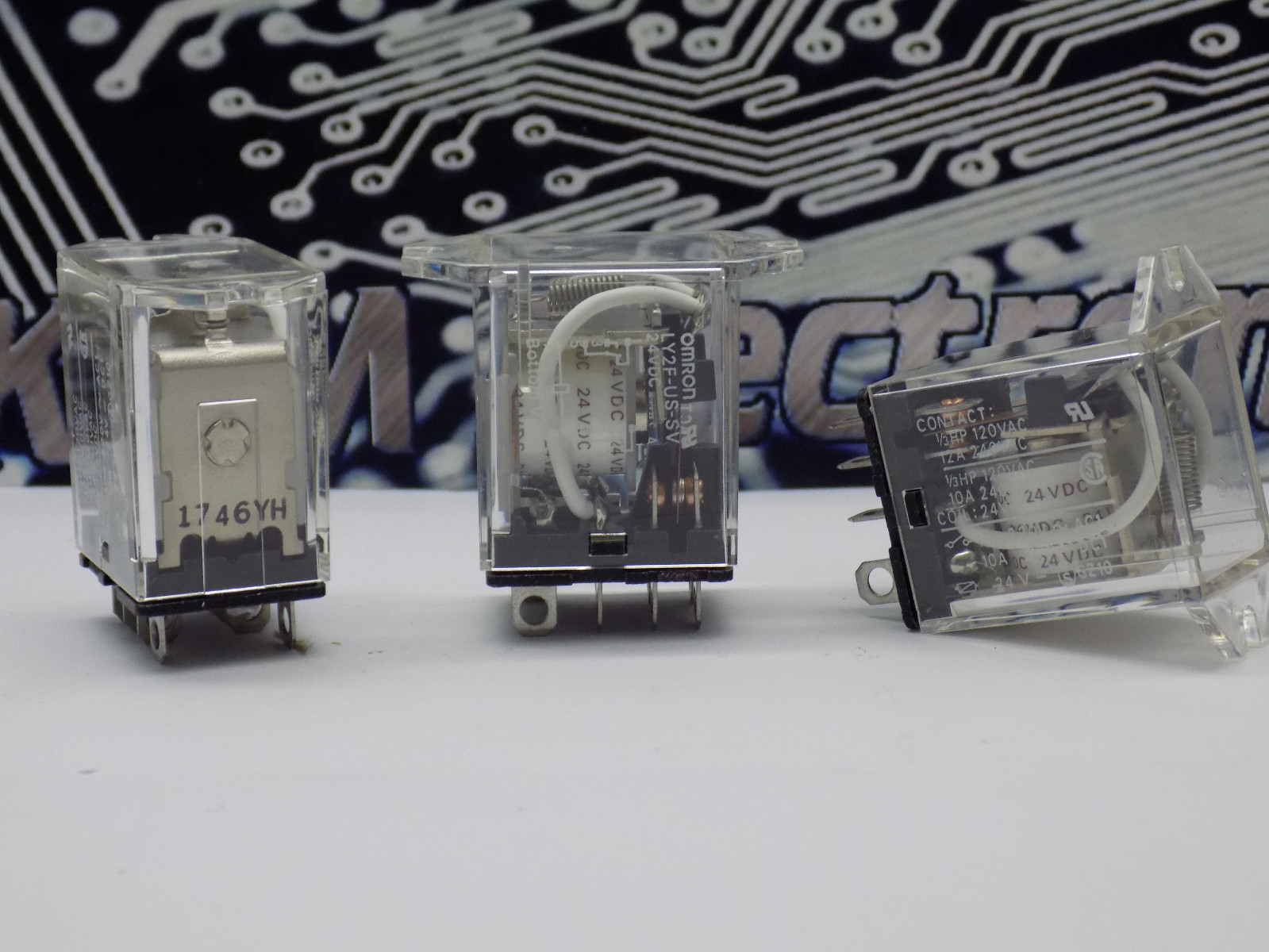 1x Omron LY2F-US-SV 24 VDC General Purpose Relay