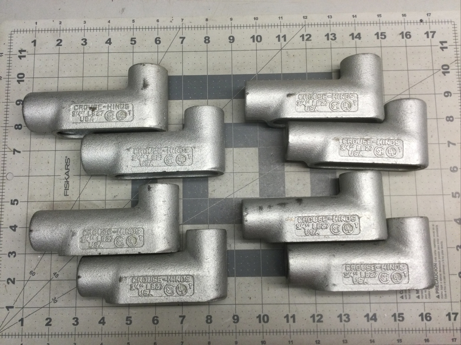 LOT OF 8 - CROUSE-HINDS 3/4” LB27 CONDUIT Body - (LME720